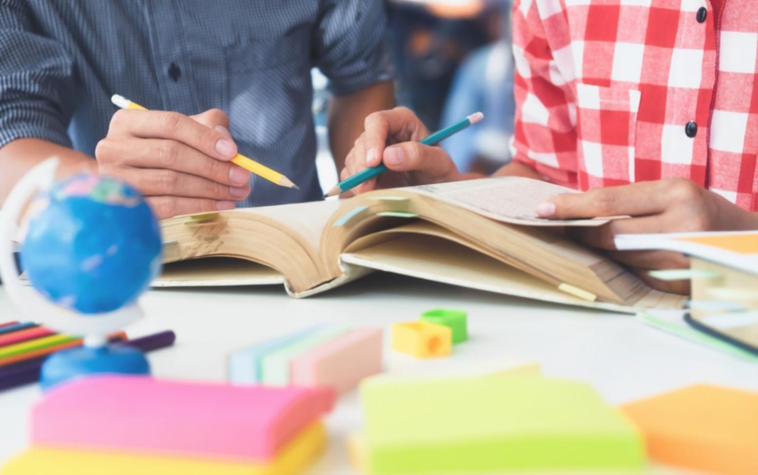 Session de formation en gestion financière avec tableaux et analyses